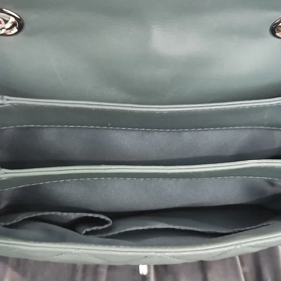 Chanel medium 3 compartment shoulder bag - Picture 3 of 5